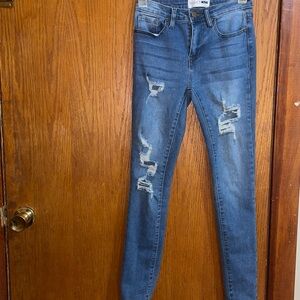 Classic Fashion Nova ripped skinny Jeans, Medium washed, Size 1.